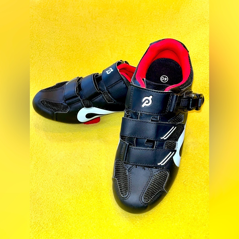 Peloton Cycling Shoes Size 40 US Men 7 Workout Spin W/Cleats VERY GOOD CONDITION